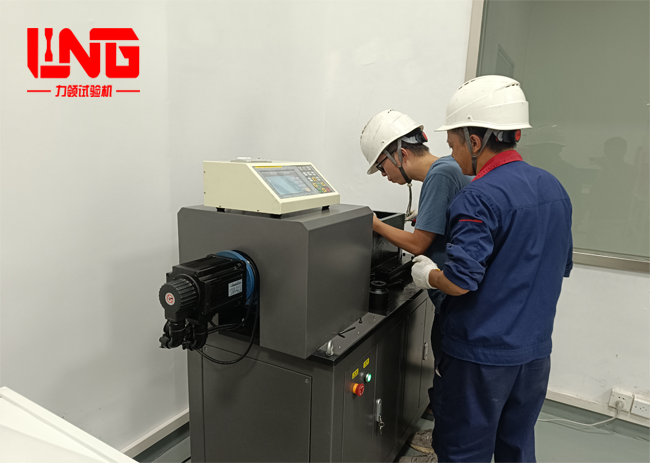 高强螺栓检测仪已完成调试工作，设备各项参数均达到标准要求