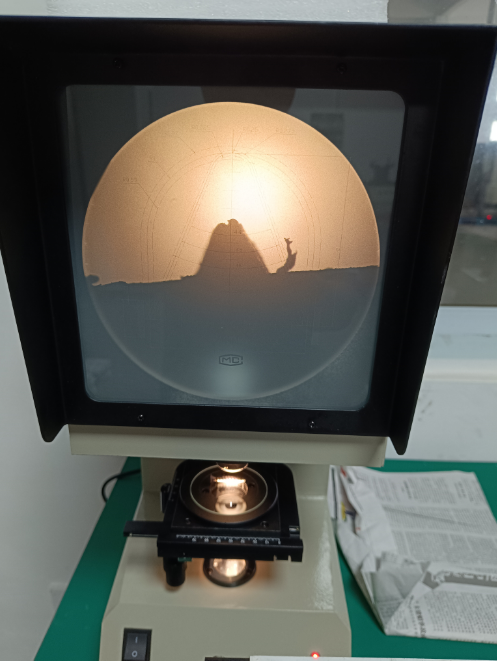 冲击试样缺口投影仪试样检测操作