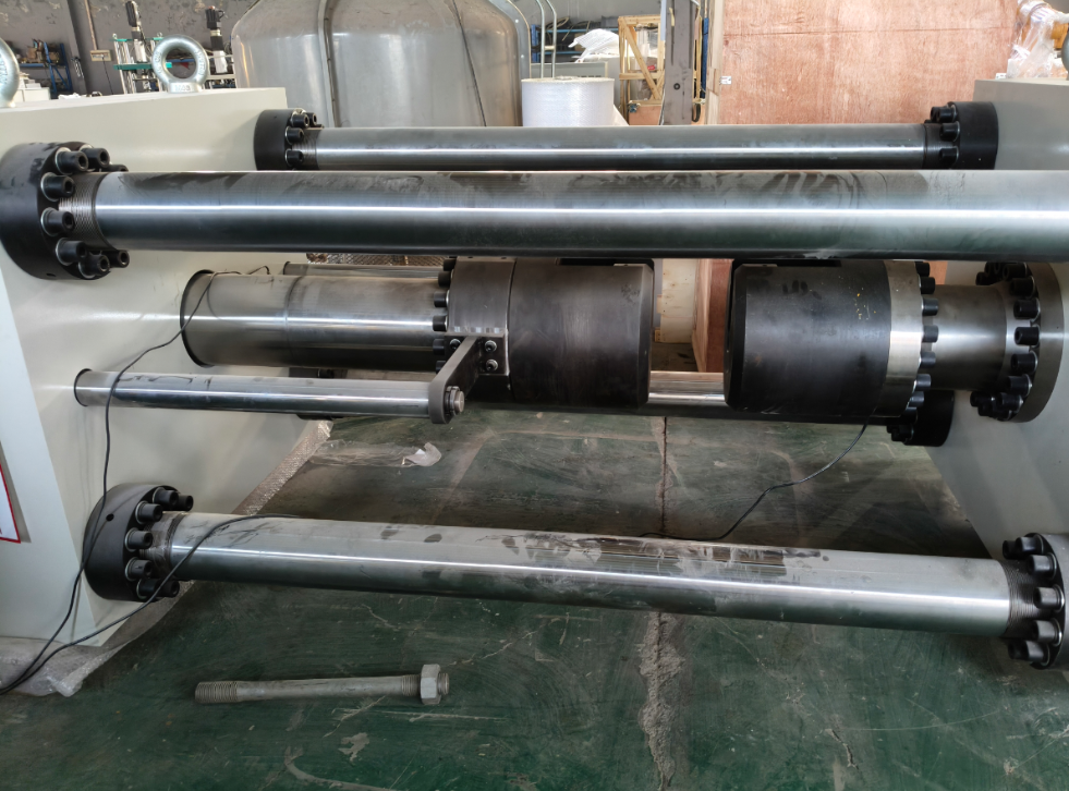 客户定制的大规格螺栓拉力试验机调试待发货