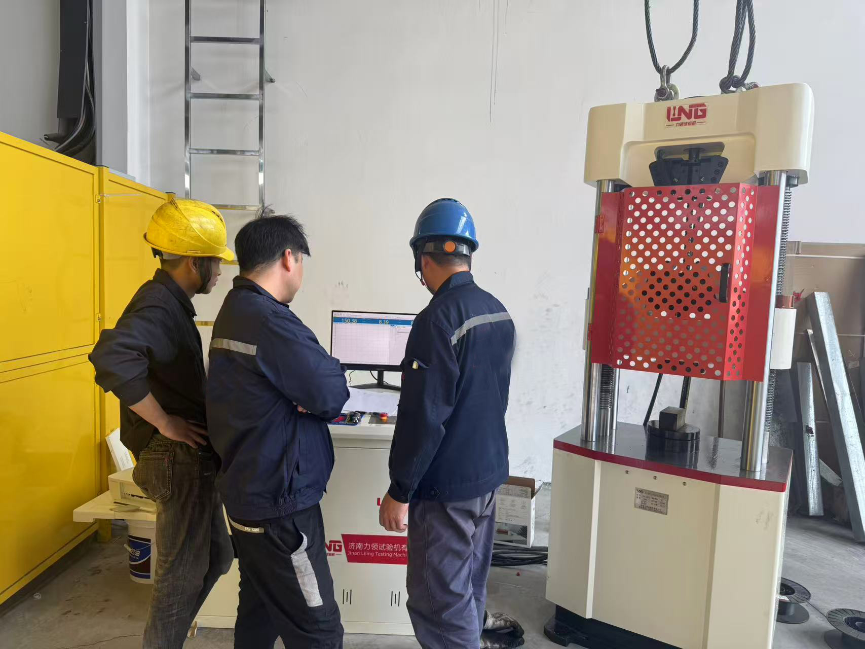 100吨万能试验机已调试完毕感谢客户支持